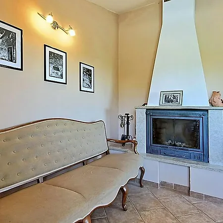 Heritage Holiday In With Outdoor Pool Višnjan