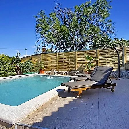 度假居 Heritage Holiday In With Outdoor Pool Višnjan