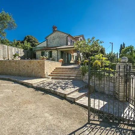 度假居 Heritage Holiday In With Outdoor Pool