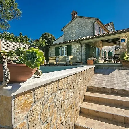 Heritage Holiday In With Outdoor Pool